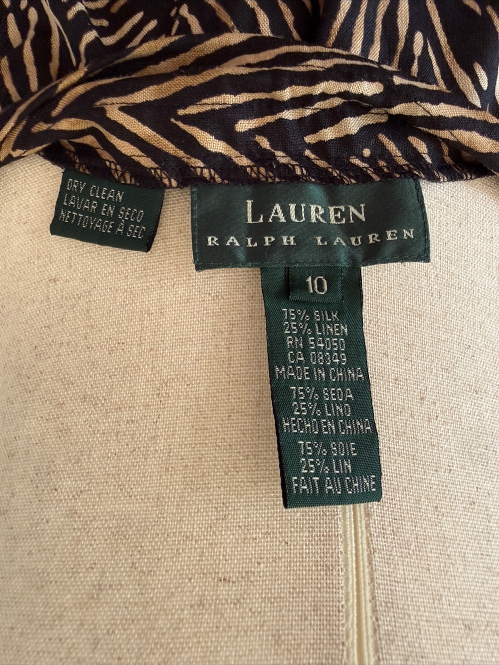 Lauren Ralph Lauren Wide Leg cropped animal print Silk Blend. Size 10 - Picture 4 of 4